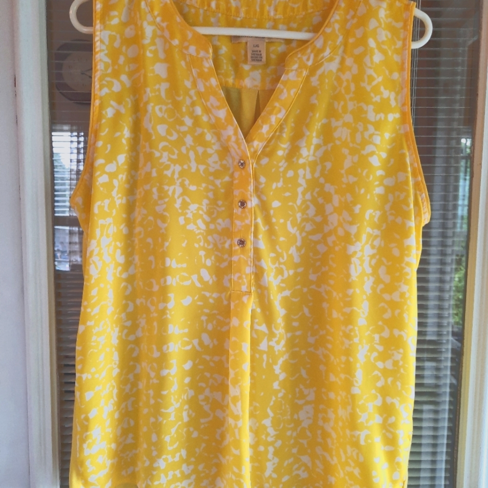 Hanna & Gracie, size L. Yellow & white pattern